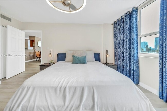 Building Photo - 2080 S Ocean Dr