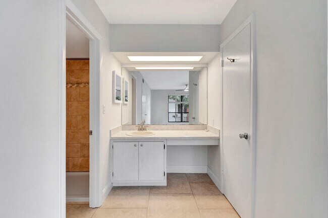 Building Photo - 2395 Jaeger Dr