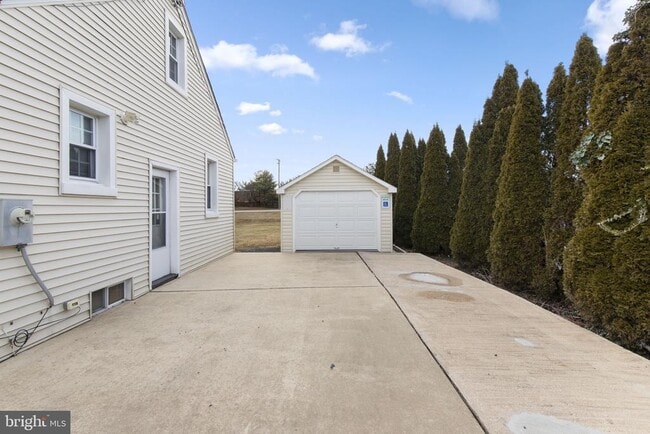 Building Photo - 2224 Old Emmorton Rd