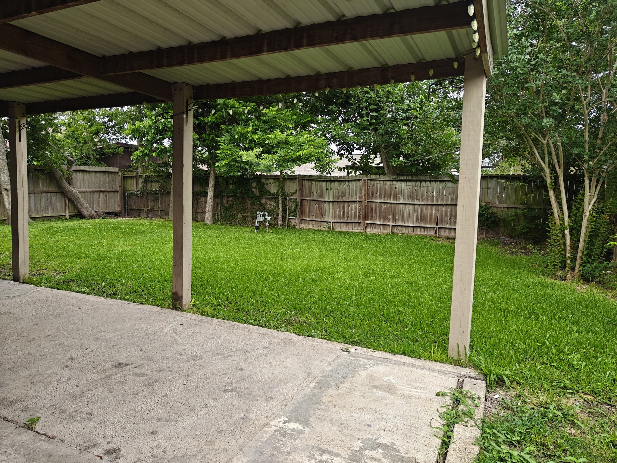 Building Photo - 2115 Raspberry Ln