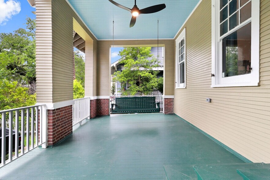 Building Photo - 4327 Canal St