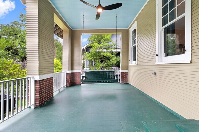 Building Photo - 4327 Canal St