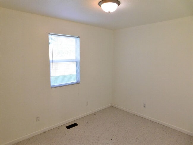 Building Photo - 102 Bailey Meadows