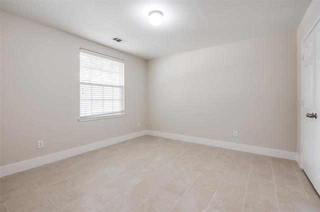 Building Photo - 10556 Midway Dr