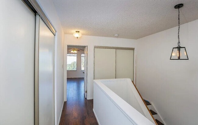 Building Photo - 620 Primrose Terrace
