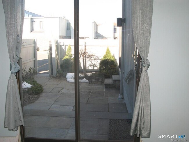 Building Photo - 3 Sandlewood Ln