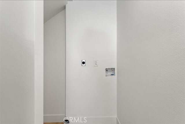 Building Photo - 703 W 80th St