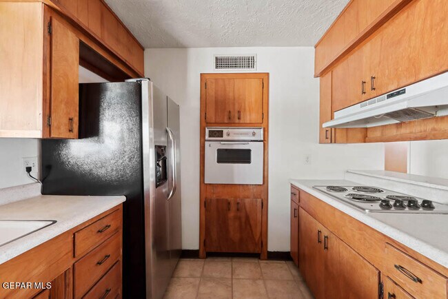 Building Photo - 3313 Cork Dr