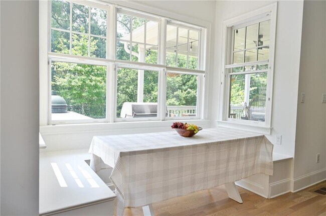 Building Photo - 801 Adair Ave NE