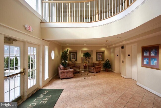 Building Photo - 7000 Falls Reach Dr