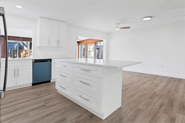 Building Photo - 7841 NW 46th St