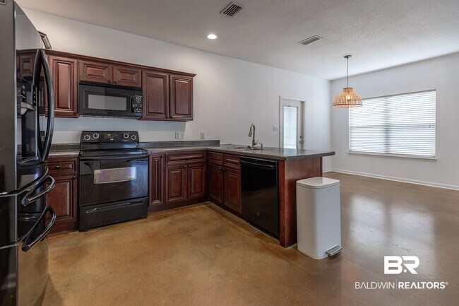 Building Photo - 17419 Lewis Smith Dr