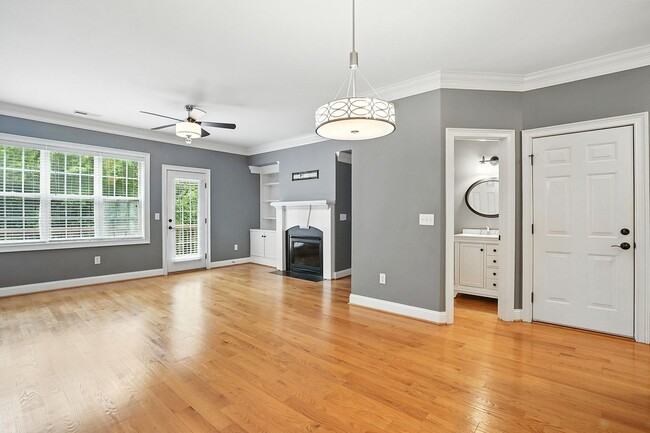 Building Photo - BEAUTIFUL BRICK FRONT TOWNHOME HOLLY SPRINGS!