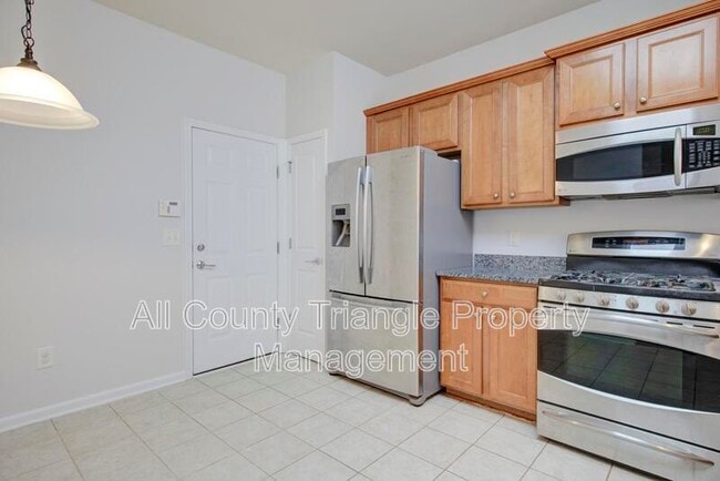 Building Photo - 408 Dyersville Dr