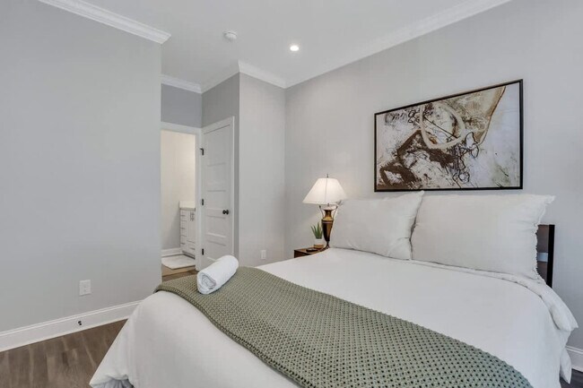 Building Photo - 306 W Gaston St