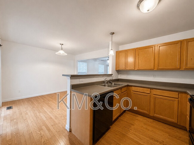Building Photo - 213 Countryshire Dr