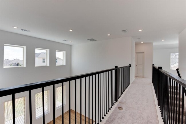 Building Photo - 3623 Forest River Dr