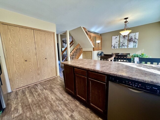 Building Photo - Beautiful townhome available in D20 Briargate!