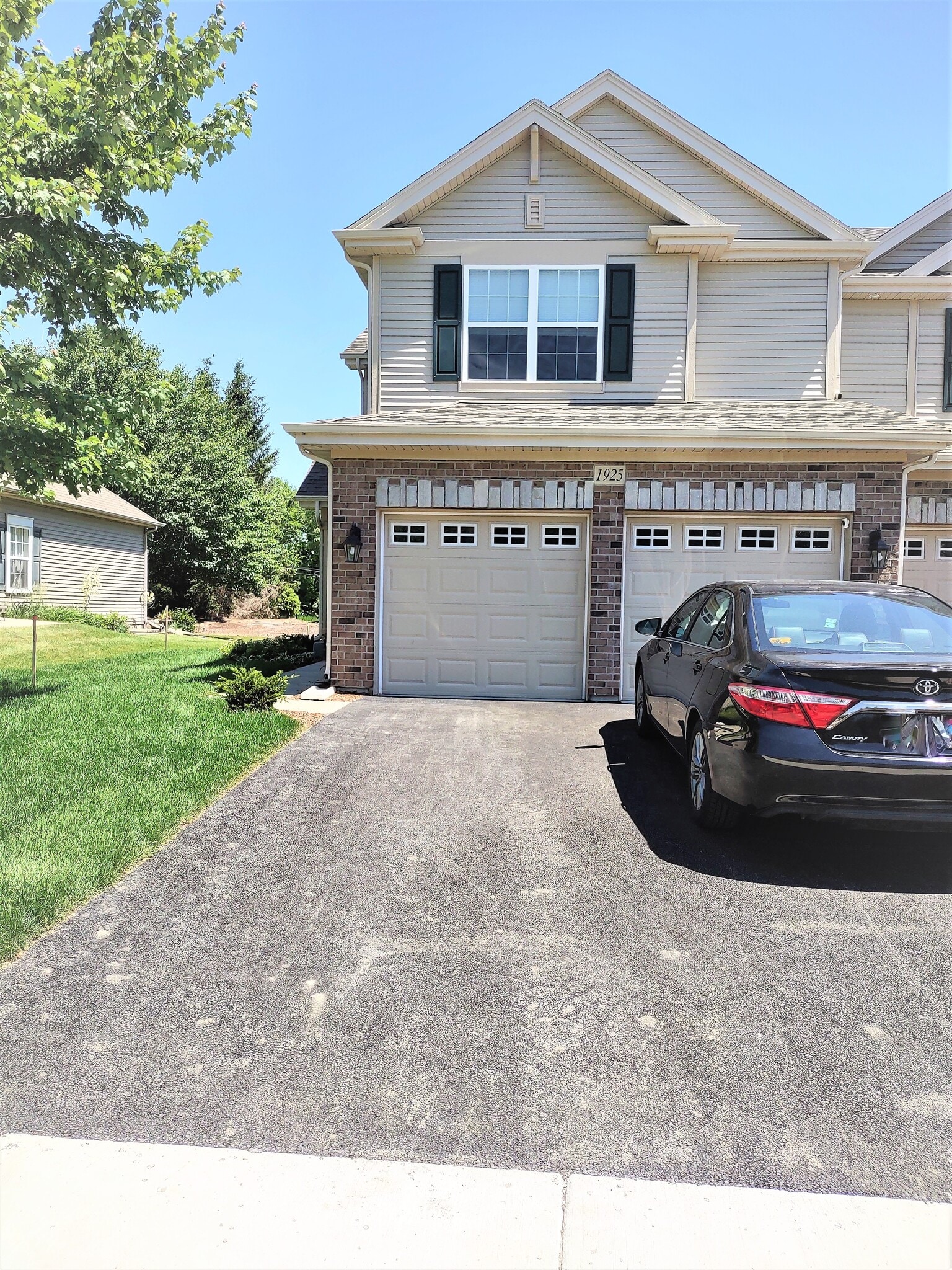 Front - 1925 Turtle Creek Ct