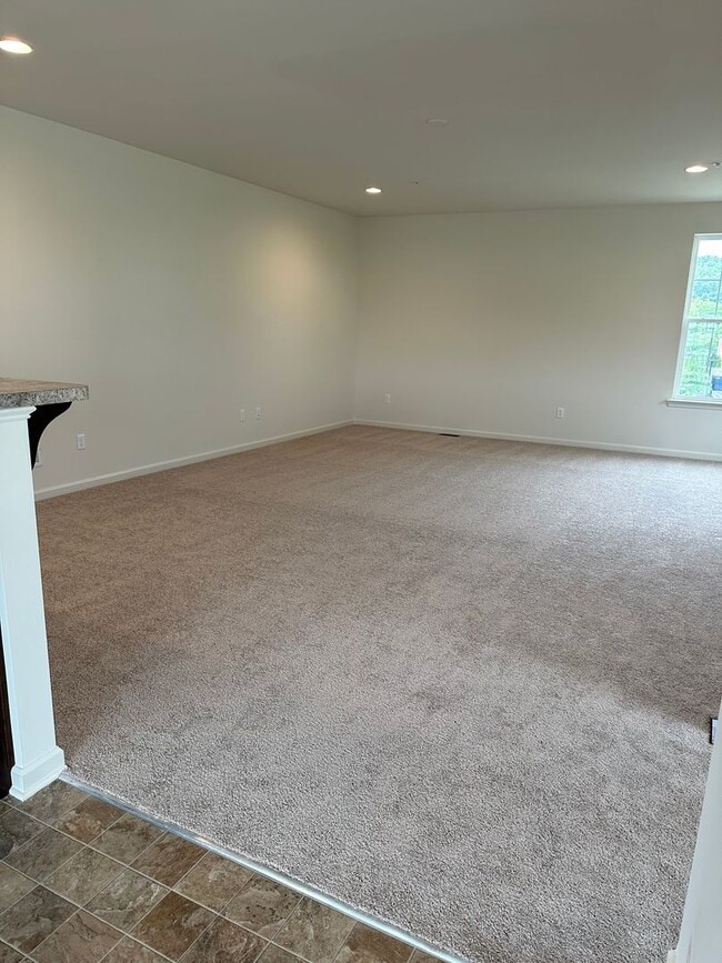 Building Photo - Coming Soon! End unit townhome in Darley G...