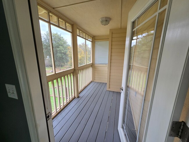 Building Photo - Cute 2 Bedroom House with Lovely Pond and Wooded View