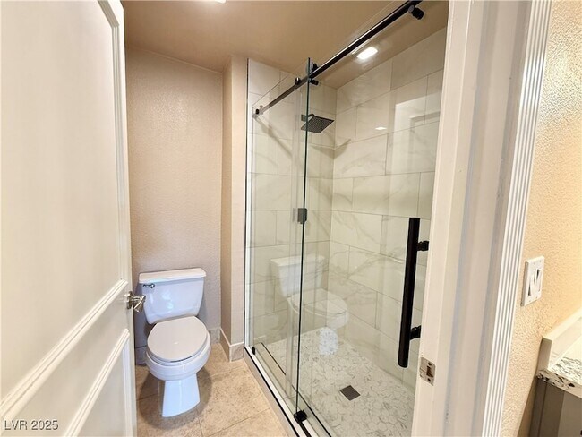 Building Photo - 220 E Flamingo Rd