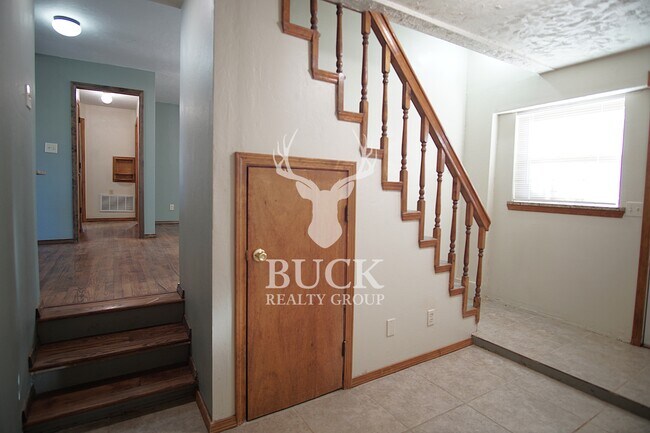 Building Photo - 9312 Mahler Pl