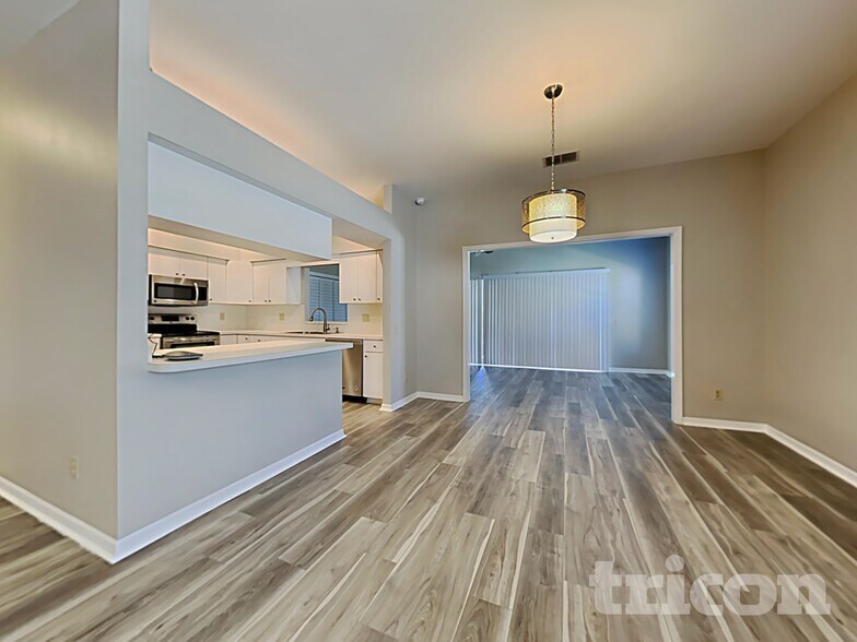 Building Photo - 443 Sandestin Dr SE