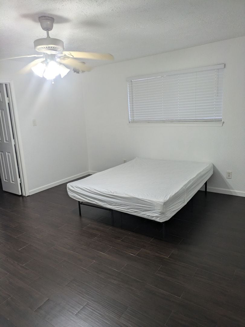 Building Photo - 11127 Sageview Dr