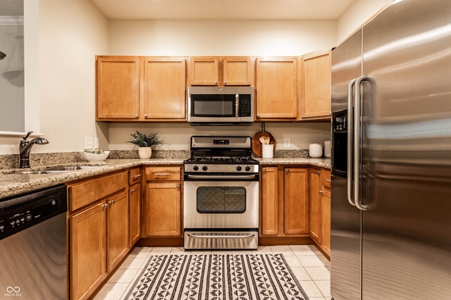 Building Photo - 6556 Reserve Dr