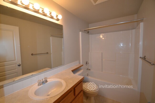 Building Photo - 1419 S 90th St
