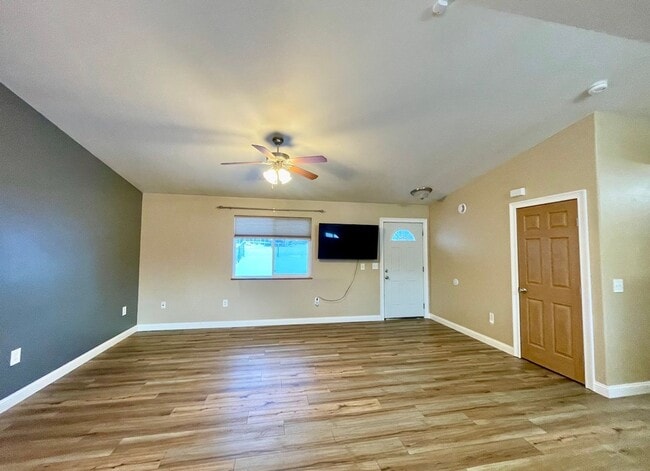 Building Photo - Fantastic, Single Family, Ranch Style home on an acre! Upgraded 3bed/2bath/2 car garage with all ...