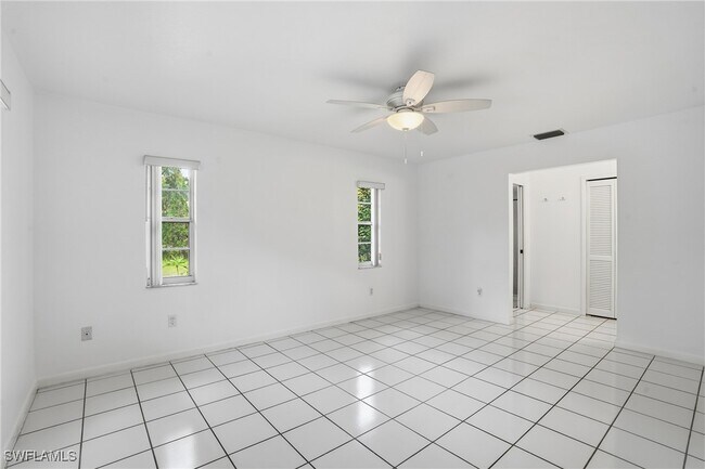 Building Photo - 391 8th St SE