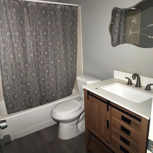 Building Photo - 2040 San Marcos Dr SE