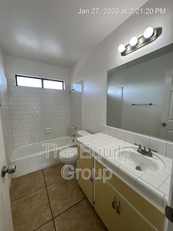 Building Photo - 810 S Court St