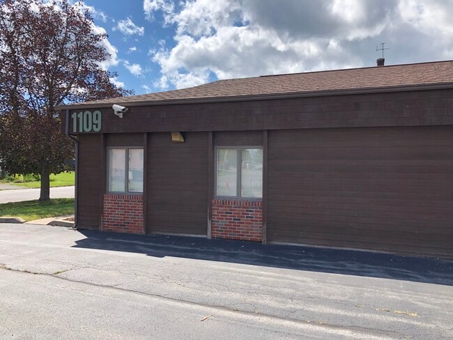 Building Photo - 1109 Milton Ave