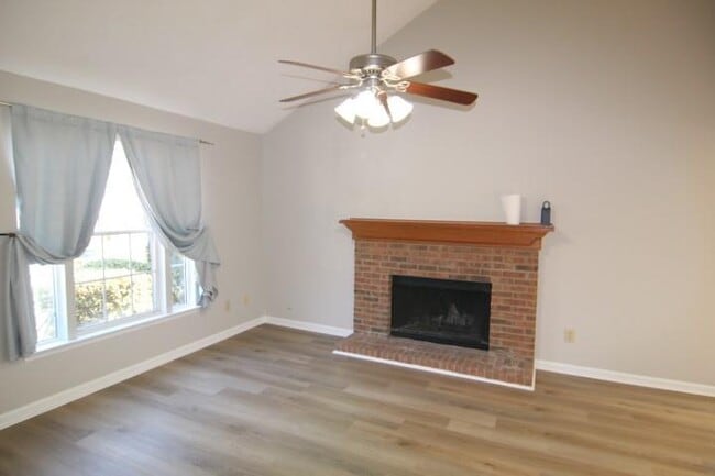 Building Photo - 175 Douglas Fir Ct