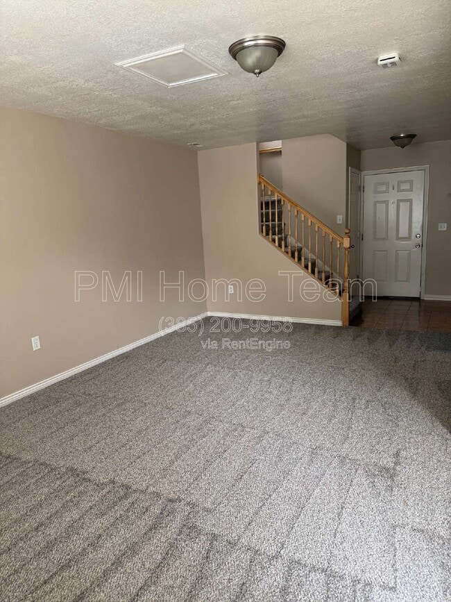 Building Photo - 652 W 800 N