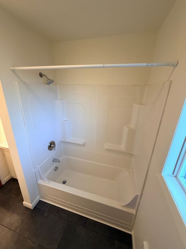 Building Photo - Two Bedroom Duplex With Full Size Basement