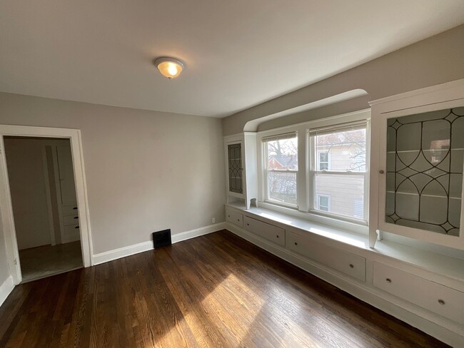 Building Photo - 19824 Pasnow Ave