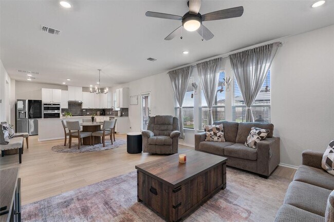 Building Photo - 3600 Carinaro Lp