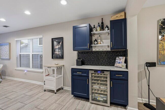 Building Photo - 1241 N Bronough St