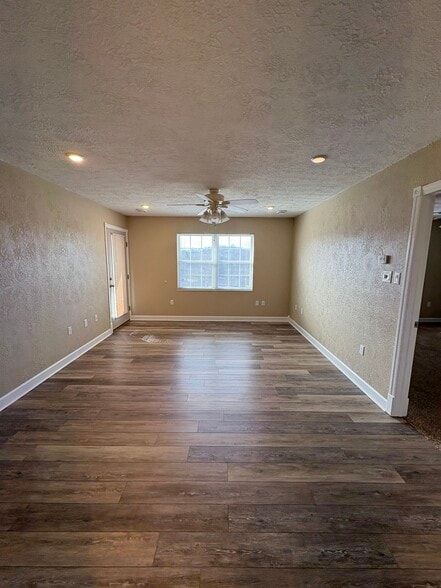 Building Photo - 132 Brenda Ln