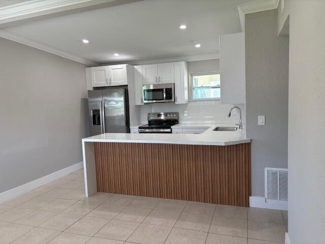 Building Photo - 5580 Honeysuckle Dr
