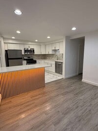 Building Photo - 1179 S Main St