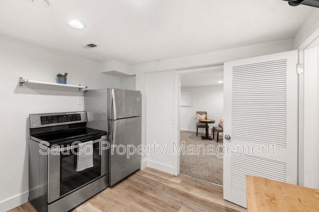 Building Photo - 6123 NE 25th Ave