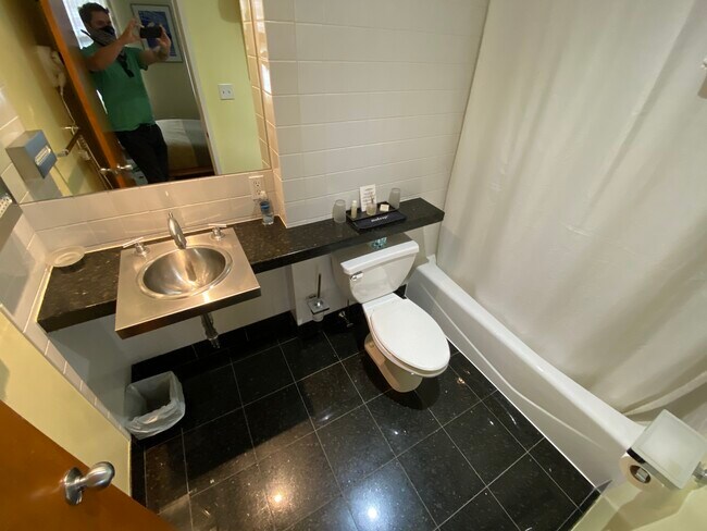 Building Photo - 116 W Newton St