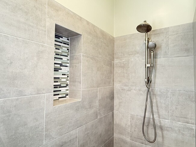 Building Photo - Stunning Hidden Gem with High-End Finishes in Novato