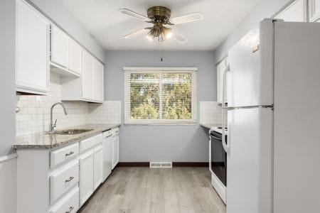 Building Photo - 5046 Heathmoor Dr
