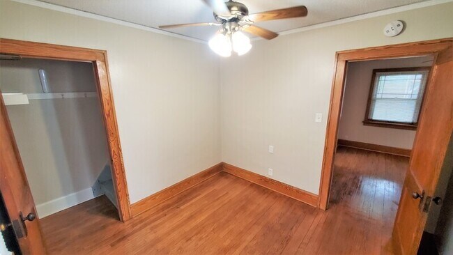 Building Photo - 1032 Maplewood Dr NE